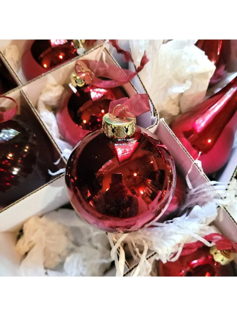 Frontgate Christmas Ornament 20 Pc Burgundy Gold Green Glass Glitter Bauble Flaw